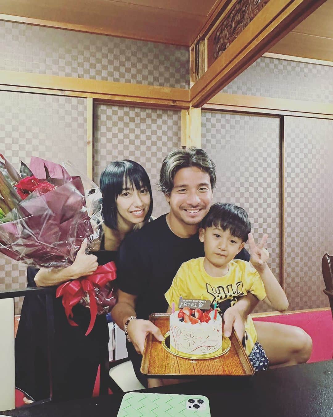 のインスタグラム：「32歳いい年にします！  みなさんたくさんのお祝いメッセージありがとうございました😚  #32歳  #happybirthday  #松田力」