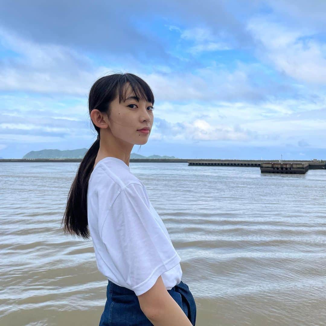 のインスタグラム：「ばらかもん第3話が今夜10時から始まります!前回、パンチの作ってくれたぜんざい美味しくて撮影中たくさん食べちゃいました。今回はついにタマちゃんが、タマちゃんが！ぜひお楽しみに #近藤華 #ばらかもん #トップコート #topcoat #フジテレビ」