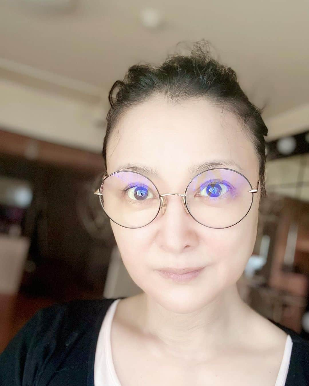 国生さゆりさんのインスタグラム写真 - (国生さゆりInstagram)「眼鏡👓新調しました✨✨フレーム、超繊細🌿気をつけなきゃ✨✨  #メガネ女子  #丸メガネ  #眼鏡女子  #フレーム繊細なので  #添い寝注意  #新調の夏」7月26日 14時31分 - sayurikokusho