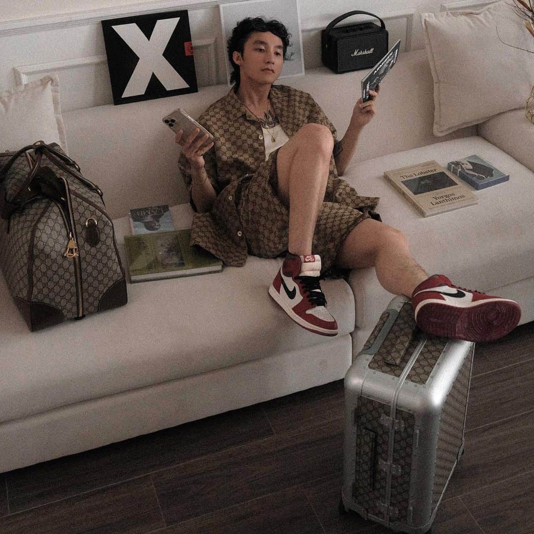 のインスタグラム：「I need a change of scenery …. 🙃  #GucciSummerStories #GucciValigeria」