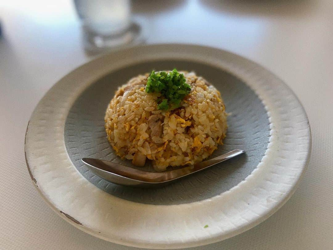 菅原沙樹さんのインスタグラム写真 - (菅原沙樹Instagram)「最近の旦那ご飯👨🏻‍🍳 いまだお魚ブームは継続中🐟週末用にと、平日夜からせっせと捌いております。 おかげで毎週末美味しいお魚料理食べれてサイコー🙌 今年の夏は、我が家でいっぱいおもてなしして腕前を披露するそうなので、各所ご連絡お待ちしております笑 #トーキョー旦那ご飯#トーキョー家族ご飯」7月26日 14時31分 - saki313apo