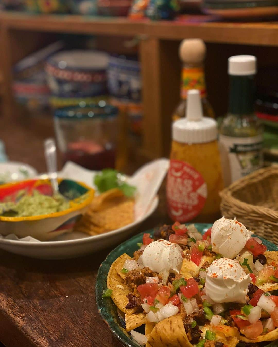 岩崎裕美のインスタグラム：「. 餃子からのメキシカン🌮🇲🇽  ２軒目は気になってたMaximo。  めちゃかわいー♡ メキシコが好きだから店内も器もテンション上がる✌️✌️  セビーチェが好きだ！ あれもこれも全部美味しくて大満足🥹♡」