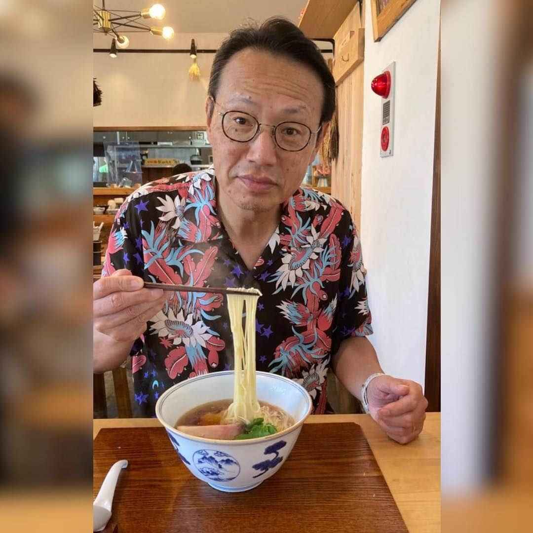 石井正文さんのインスタグラム写真 - (石井正文Instagram)「Saya sedang pulang ke Jepang untuk sementara waktu dan kesemoatan ini saya gunakan untuk makan ramen di pinggiran Tokyo. 🍜 Kuahnya yang sederhana dan ringan terasa sangat lezat 😋🙏🏻  日本に一時帰国中です。東京の郊外でラーメンを食べました。🍜シンプルであっさりしたスープが大変美味しかったです。😋🙏🏻」7月26日 15時01分 - jpnambsindonesia