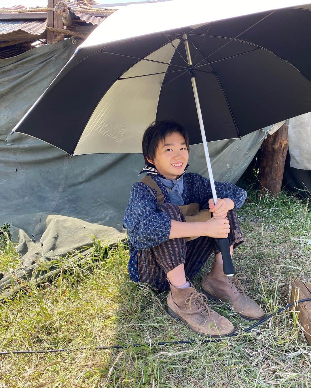 村山輝星さんのインスタグラム写真 - (村山輝星Instagram)「📸 #軍港の子 〜#よこすかクリーニング1946 〜  マネージャーから、ドラマ撮影中の オフショットが届きました📬  【放送日】2023年8月10日(木)夜10時〜  先日はドラマ公式HPもオープン！ ドラマの公式Twitterなどもチェックお願いいたします👀✨  #村山輝星 #劇団東俳 #Tプロジェクト #ドラマ #オフショット」7月26日 15時02分 - murayama_kirari_staff