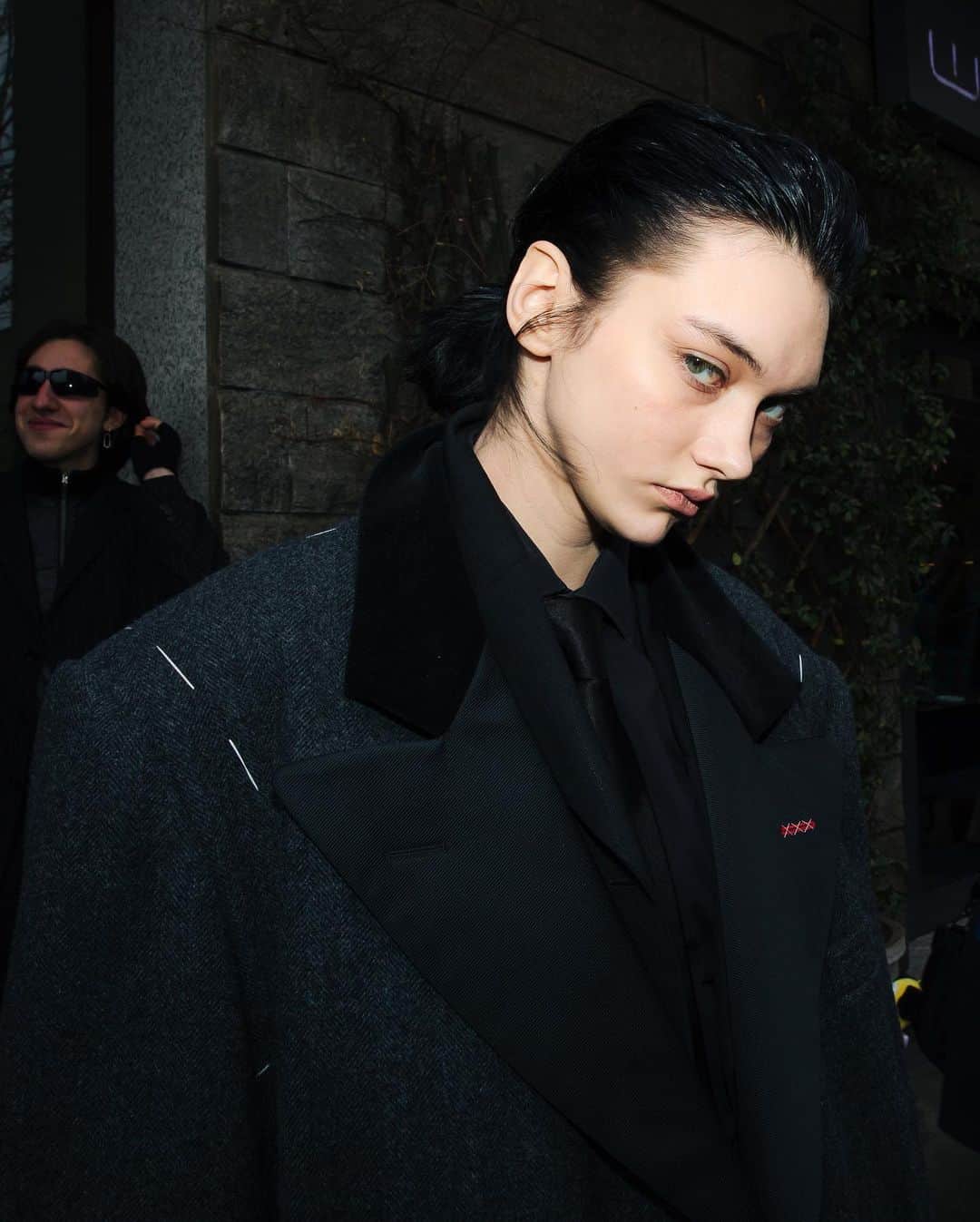 가로수길 , Seoulのインスタグラム：「Milan Fashion Week 밀라노 패션위크 빨리 시원해지면 좋겠다.. 😀」
