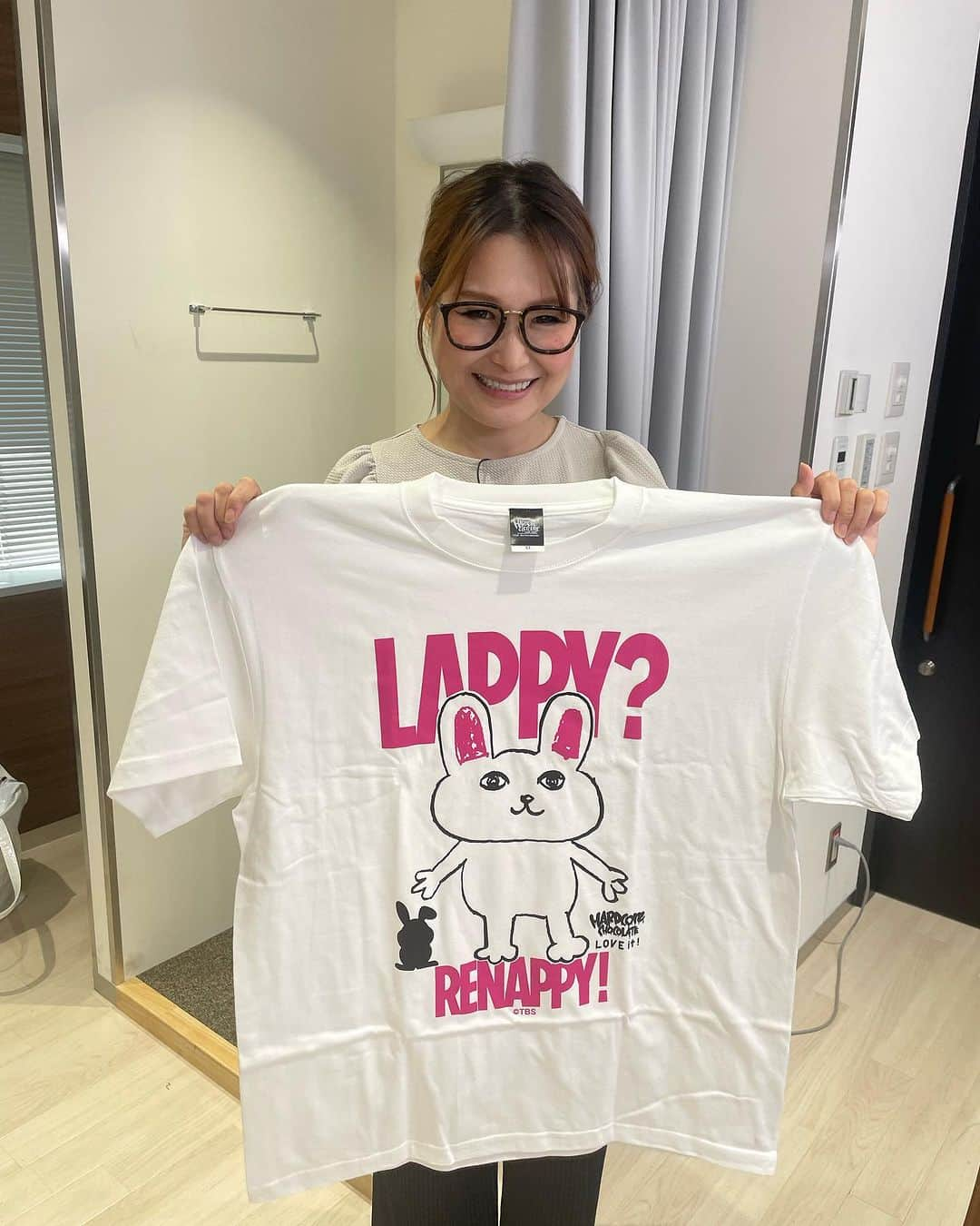 ギャル曽根のインスタグラム：「イェーイ🐰❤️ 注文してたれなっぴーtシャツ届いたー☺️❤️❤️❤️ #ラヴィット #れなぁ #🐰」