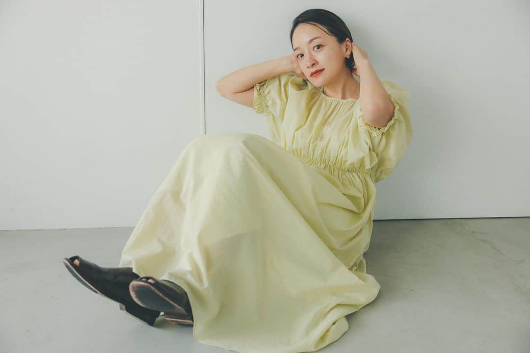 オブレクトのインスタグラム：「oblekt More SALE 開催中！   人気の高山都さんとのコラボアイテムも対象です✨ 大変お得なプライスとなりますので気になる方はお早めにご覧ください✨   人気の高山都さんとのコラボアイテムを始め、今すぐ着られる夏アイテムから秋まで着られるものまで大変お得にお買い求めいただけます！   在庫が少ないアイテムもございますので、気になる方はお早めに！   ※新規会員登録1,000円OFFクーポンと併用していただけます。 ※税込15,000円以上で送料無料です。   この機会にぜひご利用ください。  詳しくはoblekt 公式オンラインストア（Re:Circulet リサーキュレット）をご覧ください🤍  +++++++++++++++++++  #miyakotakayama #高山都 #oblekt #オブレクト」