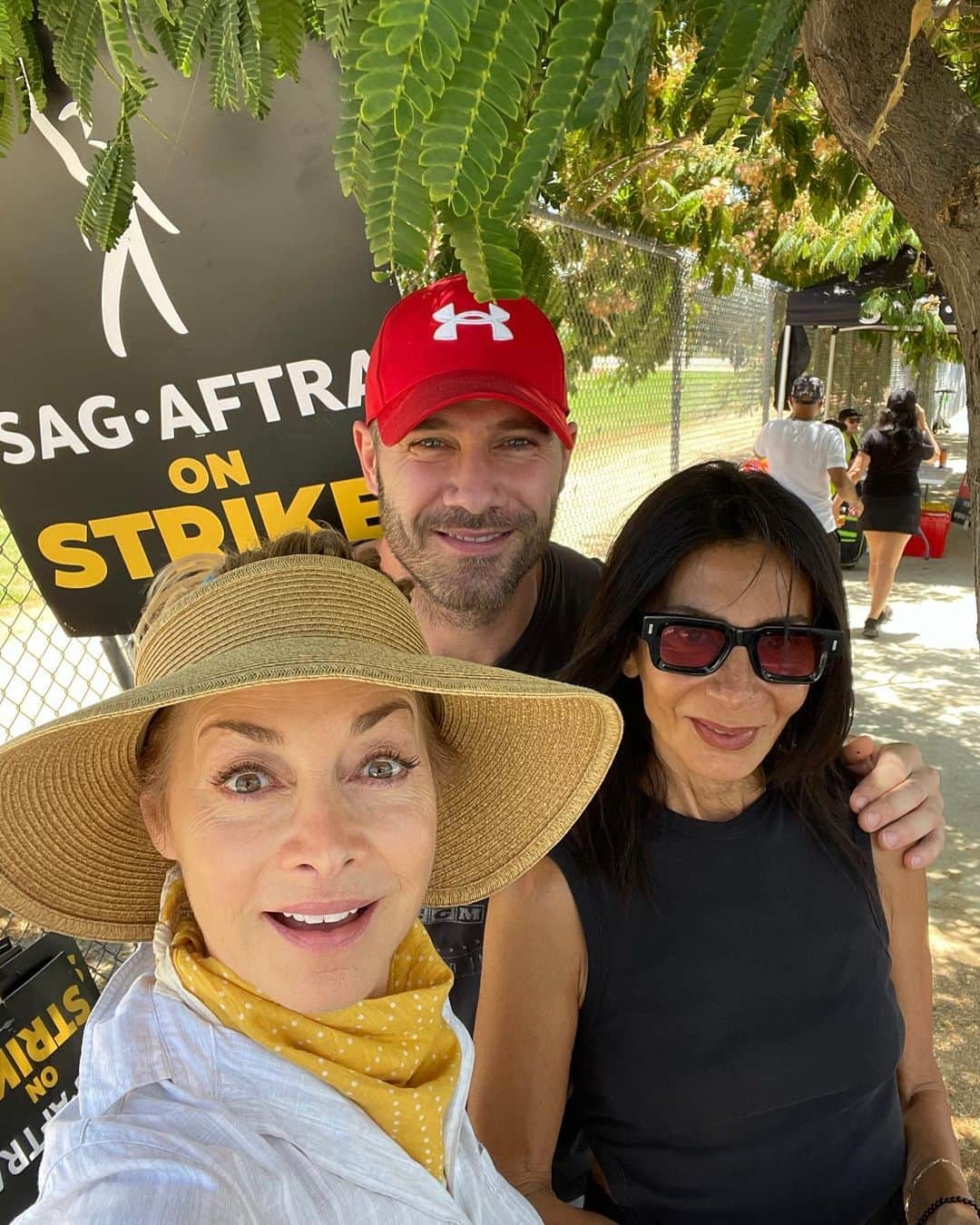 シャロン・ローレンスさんのインスタグラム写真 - (シャロン・ローレンスInstagram)「On the #netflix picketline with #lukemacfarlane aka @ten_minutes_younger and our @wgawest pal Michelle Nader @michnader. While we walk in the heat,  we talk about what we’re fighting for. This podcast,  STRIKE TALK,  by former Union negotiator #billyray and @deadline, provides important insights on the issues and tells the story with clarity. The reality for the vast majority of our @sagaftra members in order to make a living wage and insurance coverage has deteriorated over the last decade and Epi 12 tells you why. Listen at link in my bio.」7月27日 3時12分 - sharonelawrence