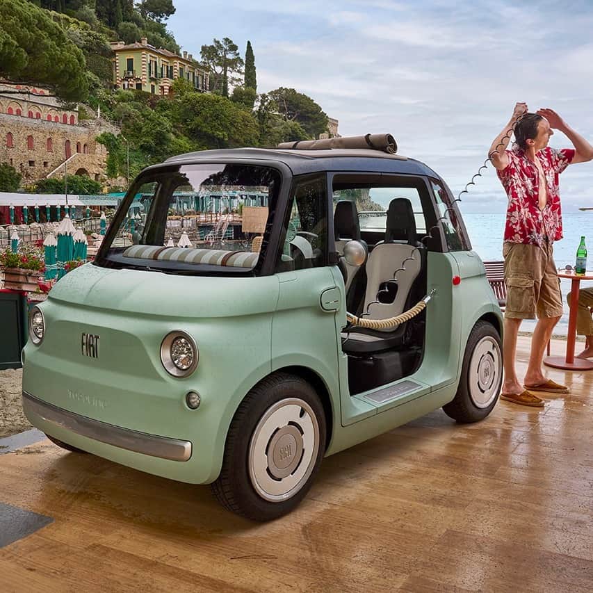 Design Milkさんのインスタグラム写真 - (Design MilkInstagram)「The @fiat Topolino is here to prove that great things come in small packages! 🚙💨 This mini-EV quadricycle is perfect for short-range, urban journeys, requiring less than 4 hours to fully recharge to capacity. 🔌🔋 Though it may not break land-speed records or allow you to outdistance other vehicles, it's perfect for navigating tight urban arteries + snagging those elusive parking spots in Italy and France! \\\ See more details about it at our link in bio. 🔗  [car, car design, automobile, automotive design, cars, EV, Fiat, quadricycle, tiny car, mini car]」7月27日 3時25分 - designmilk