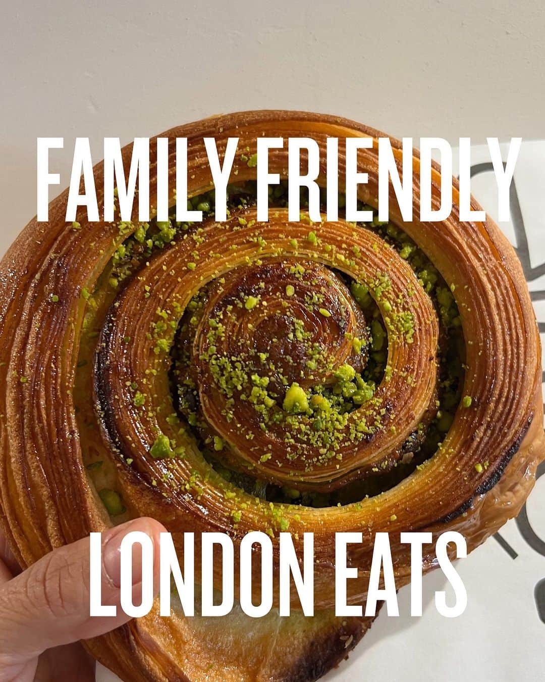 レイチェル・クーのインスタグラム：「Looking for great London restaurants that are family friendly? ❤️  Here’s all the places I visited and why they worked so well for a family of 5 (including 3 under 10!)  1. @aromebakerylondon: masters at creating the most delicious pistachio pastry - lots of other sweet treats which went down very well with the kids  2. @ampersandhotel (invite): their Jurassic park themed afternoon tea was also a big hit (AKA dino sandwiches!) Definitely book in advance, especially at the weekends, for this one  3. @arepandco: literally opposite the @young.vam, they are very accommodating towards kids and strollers. Their arepa pabellon is a highlight here  4. @wigmorelondon (invite): an absolutely stunning pub located off Oxford Circus (so you can recover from Hamleys in here!) I’d highly recommend their scotch egg with an oozy yolk on a dahl relish  5. @bigmamma.uk: their newest restaurant Carlotta has a great energy and busy vibe, so the occasional noisy moments from kids goes unnoticed. The Carlotta wedding cake is a must order  6. @comptoirlibanais: great kids menu which is effectively smaller portions of the adults menu. I also enjoyed some leftovers from the kids plates!  7. @dallowayterrace at @hotelbloomsbury (invite): a stunning setting that felt like sitting in an English garden. Really great with kids and even made a fun kids cocktail which went down a treat (glammed up orange juice!)  8. @lechouxlondon: the chocolate chip cookies were, according to a 10 year old, "the best he had ever eaten". The promise of something sweet always works!  9. @linastores: lovely delicatessen where I enjoyed a gorgeous chocolate mousse. They have seating outside on the pavement which I find always handy when you're having lunch and have a buggy  👉🏻 There’s lots more advice and tips over on my website for family friendly London eats (head to the link in my bio). I’d love to hear your favourite restaurants that accommodate children too - and any other tips you have!」