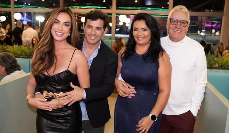 Nicole Bahlsのインスタグラム：「Dia de confraternização do @mercadomunicipal.niteroi no @butecodavidbrazil com meu amor ❤️ Inauguração amanhã meio dia , espero vocês lá 🤗」