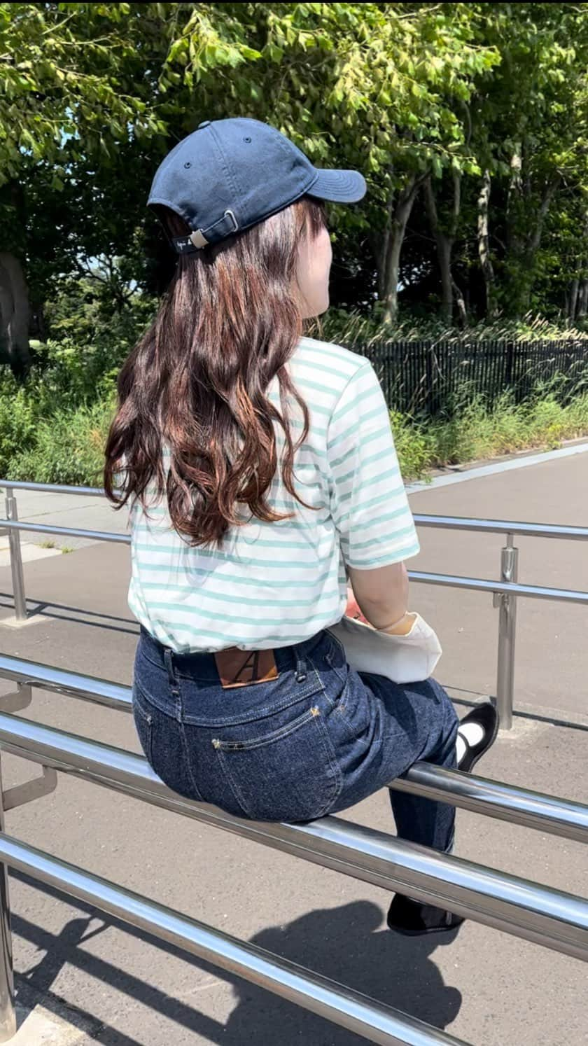 DHOLIC SNAPのインスタグラム：「｜  ボーダー×マリリン👖♡ もうこの2アイテムは私の鉄板🫢〻〻  ☑︎tops @d_by_dholic (miel) ☑︎denim @anatomica_sapporo  ☑︎cap @agnesb_officiel  ☑︎shoes @drogheriacrivellini   —————————————————————— #シンプルコーデ #ファッジ #クルーエル #cluel #fudge #koreafashion #韓国ファッション #ボーダートップス #ボーダーコーデ #キャップコーデ #キャップ女子 #アナトミカ #アナトミカマリリン #anatomica #ドロゲリアクリベリーニ #カンフーシューズ」