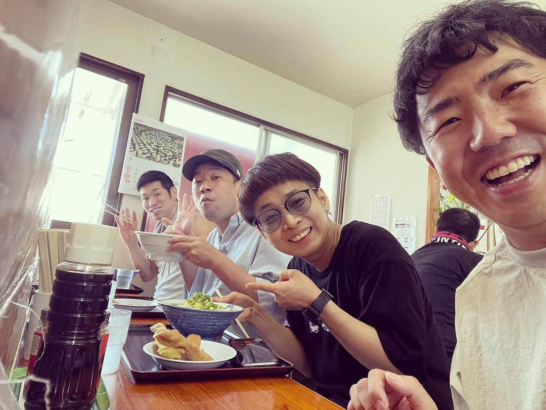 梶剛さんのインスタグラム写真 - (梶剛Instagram)「レイザーラモンさんとBKBと大島うどん。  #香川県 #レイザーラモン #レイザーラモンHG #レイザーラモンRG #bkb #讃岐うどん」7月26日 19時30分 - kajitsuyoshi