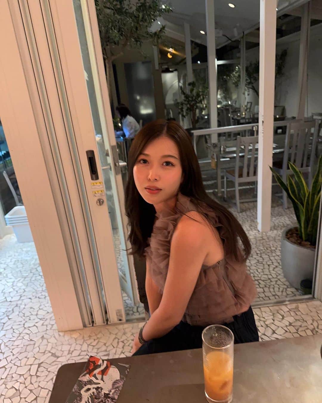 中野綾香さんのインスタグラム写真 - (中野綾香Instagram)「芸術✖️レストラン🍽️vivi栄 久しぶりに名古屋美容メンバーで集まれて楽しかった♡ 仕事頑張ってるのは当たり前でプラスアルファを沢山持ってるから話し出すと時間足りないし、癒される♡  また美容女子会開いて初めましての方とも話してみたいな！ 名古屋で開催しちゃう？🤍  #名古屋美容 #美容経営者 #美容サロンオーナー　#名古屋アイリスト #名古屋ネイリスト #名古屋カフェ　#名古屋グルメ #名古屋女子会 #美容サロン #アイラッシュサロン #ネイルサロン」7月26日 19時49分 - nakanooayaka