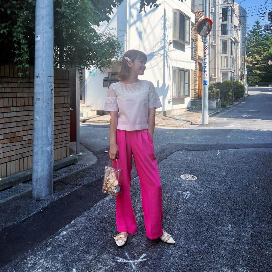 のインスタグラム：「たくさん食べた日は頑張って歩くようにしてるけど、結果めっちゃお腹空いたから夜ご飯もたくさん食べようと思います。  週末、衣装が入るか不安です。  #インスタ頑張って更新してみる」
