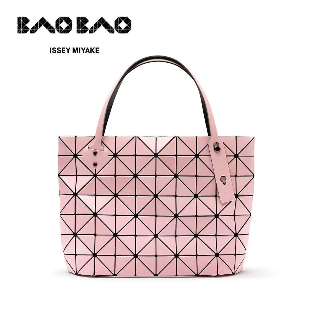 BAO BAO ISSEY MIYAKE Official Instagram accountのインスタグラム：「"ROCK MATTE"  Release Month: August, 2023 *The release month might be different in each country.  #baobaoisseymiyake #baobao #isseymiyake #baobaoisseymiyakeAW23」