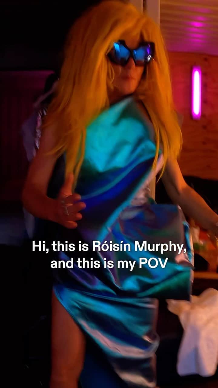 Dazed Magazineのインスタグラム：「What does @roisinmurphyofficial do with her spare time in Berlin? In the lead up to her upcoming album #HitParade, our latest #DazedPOV joins the musician on her euro summer festival circuit as she prepares to play the industrial stage of Ferropolis open air museum for @meltfestival 2023.   Tap the link in bio 🔗 to watch the lead up to the show and what she gets up after roaming around the city 👀  Video commissioner @legallyvanessa @chestermckee  Editor @goncalotrigo   Head of Social @hattirex Deputy Head of Social @mariosmystidis  Thanks to @goodmachinepr   #roisinmurphy #berlin #meltfestival」