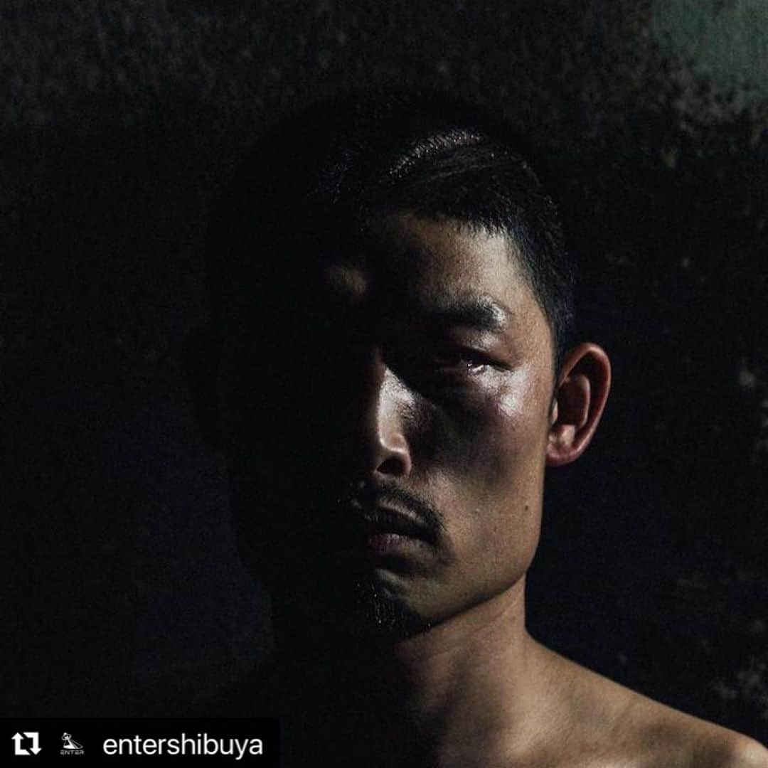 大沢伸一さんのインスタグラム写真 - (大沢伸一Instagram)「… 最初にここでプレイし終わった時からずっと切望していたのでとても嬉しい❣️ 皆さん日程キープしておいてください。足腰ガクガクにしてあげますよ。  #Repost @entershibuya with @use.repost ・・・ 【8月26日（土）アンダーシステム】  『SYSTEMSとLuiによる挑戦の第3回目under system vol.03』  Line-up: SHINISHI OSAWA @shinichiosawa ¥ØU$UK€ ¥UK1MAT$U @yousukeyukimatsu  Seimei (TREKKIE TRAX) @seimeikawai  plan i -Live @plan__i  Lui @lui_hirano  SYSTEMS @systems_sys @k_jwx01 @kowaku_  [AFTERHOURS] HannaH @HtheMaximum and more  DJにはSHINICHI OSAWAを筆頭に、国内外での活躍が目覚しい¥ØU$UK€ ¥UK1MAT$U、TREKKIE TRAXからSeimeiが参加。DJ達によるエレクトロニックサウンドに加え、ガールズエレクトロニックユニットplan iのライヴも必見。SYSTEMSとLuiが目指す様々なしがらみから自分を解放し純粋に音を感じて楽しむ、そんな一夜にするのには十分すぎる顔揃い。個性溢れるアーティスト達による音とフロアを彩るみなさんの笑顔で素晴らしい夜を作りあげましょう。  Open 10PM ¥2000 Door ¥1000 Afterhours  #enter_schedule#Entershibuya#Shibuya#DJ#House#Housemusic#Electronica#Electronicamusic#djbar#club」7月26日 20時10分 - shinichiosawa