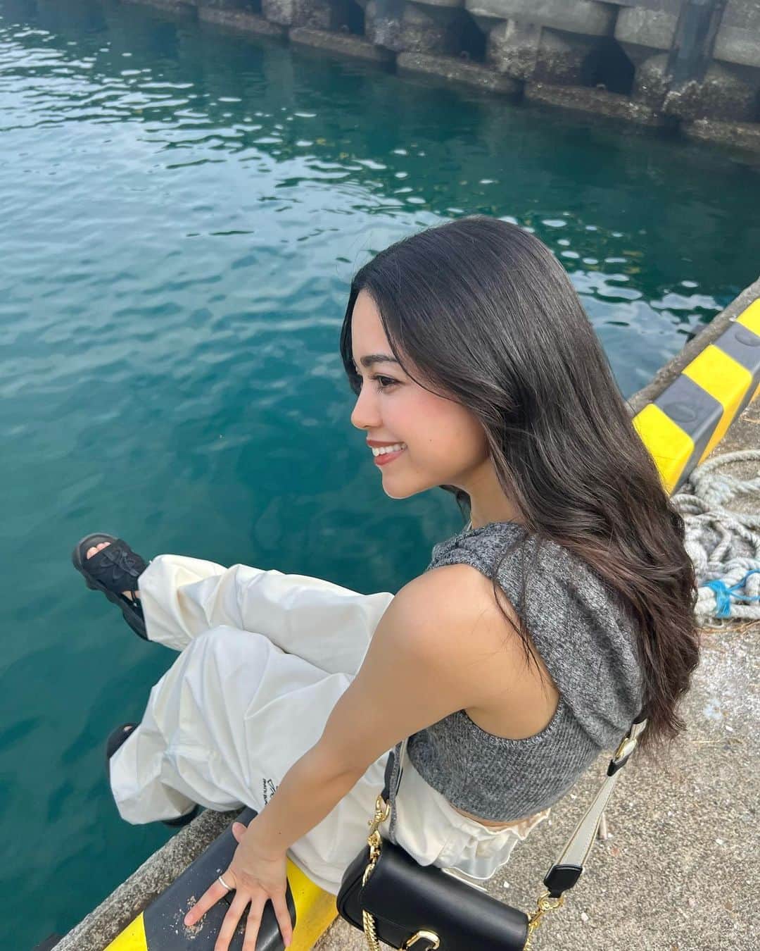 サラ・コールディさんのインスタグラム写真 - (サラ・コールディInstagram)「三重県🌊🏮✨ こちらもたくさん写真撮ったので しばらく関西投稿増えます🫶🏻 カナヅチだからここ座る時おっこちるのビビってたシーンが近々YouTubeであがります。🎥笑笑 #きほく燈籠祭  #チョコバナナ食べたの人生初 #バナナはこれからも生で食べます」7月26日 20時19分 - imsarakrd