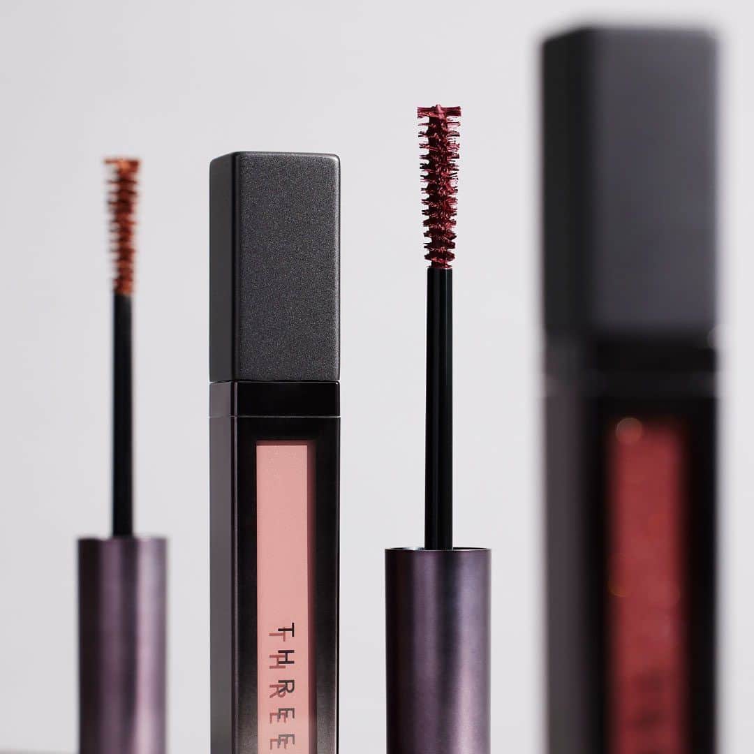 THREEのインスタグラム：「〈本日予約開始！〉 THREE 2023 AUTUMN MAKEUP COLLECTION  “SHADES OF LOVE : SYNERGISM” その眼差しは、無限大。  目元は、感情や思考をアウトプットするパーツ。 まぶたやまつ毛、眉の彩り方で、印象とスタイルは変化します。 繊細なニュートラルカラーとテクスチャーのシナジーで無限に広がる、アイデンティティ。 使う度に“新しい自分”と出会える、アイメイクアップのコレクション、誕生。  〈LINEUP〉 ・THREE ユナイテッドフルイドアイカラー【新商品 全8色】 ・THREE ワイズアイズパースペクティヴ マスカラ【新商品 全4色 】 ・THREE アドバンスドアイデンティティ ブラウシェーピングデュオ【新色1種/限定1種】 ・THREE アドバンスドアイデンティティ アイブラウペンシル【新色1色】  〈発売日〉 全国発売：8月9日(水)  #threecosmetics #SHADESOFLOVE_THREE #2023autumnmakeupcollection」