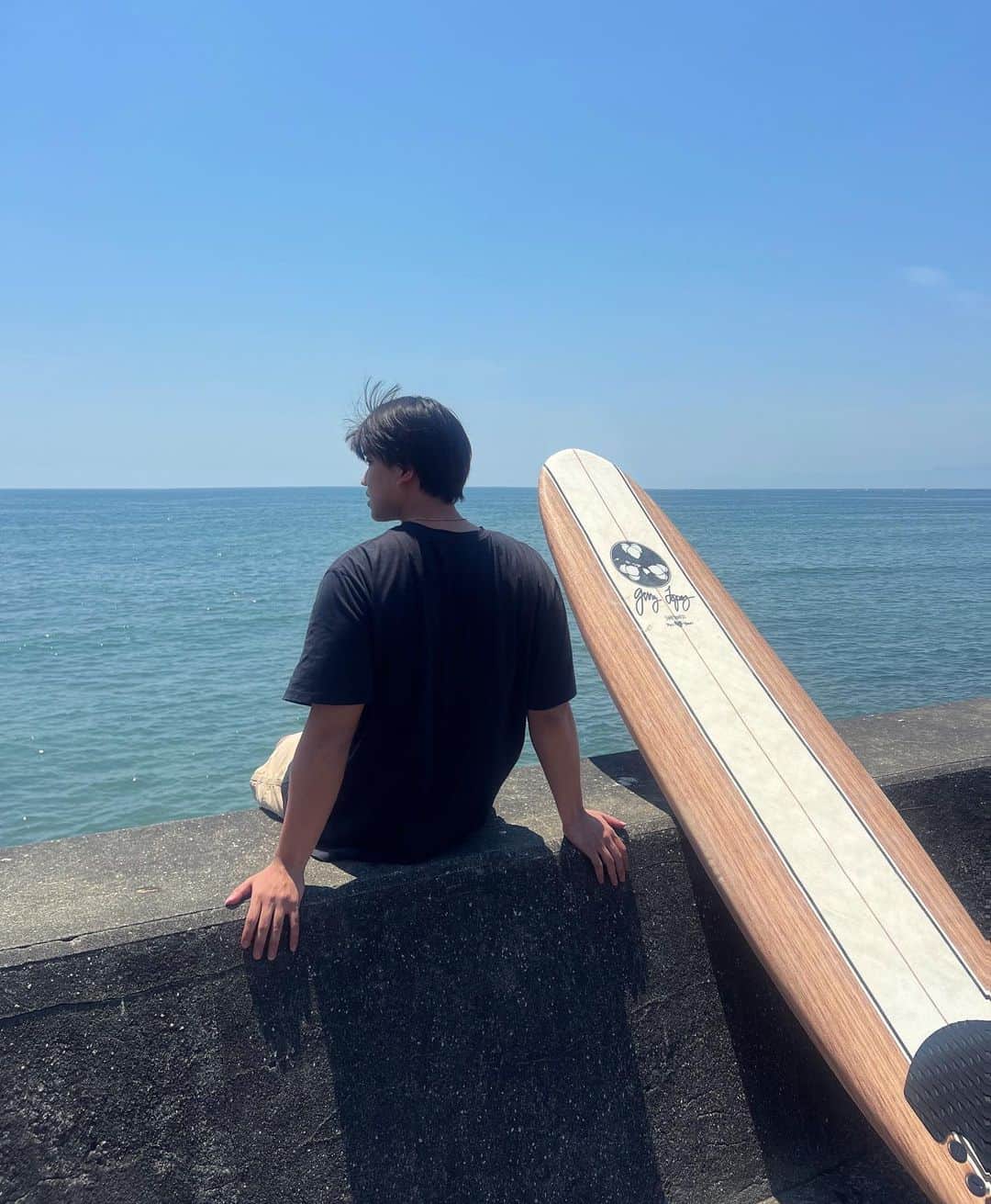 白間太陽さんのインスタグラム写真 - (白間太陽Instagram)「湘南にて波に乗ってきました!!  何枚目が夏男っぽいですか?☀️  #湘南  #surf  #summer」7月26日 20時30分 - taiyo_shiroma