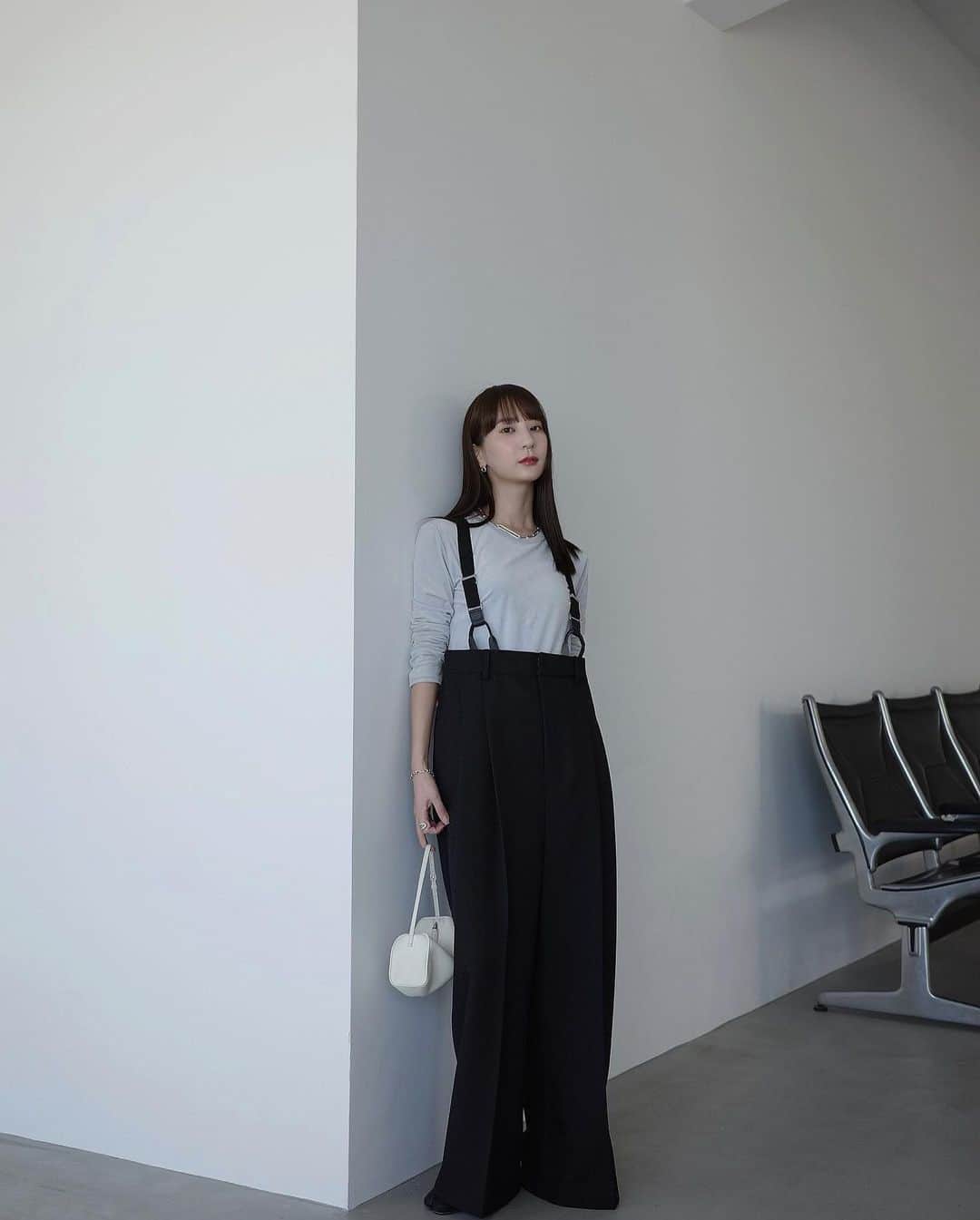 のインスタグラム：「#ootd ウエスト周りゆったりでインナーはピチッと のバランスが着心地も良くて最高だ♡」