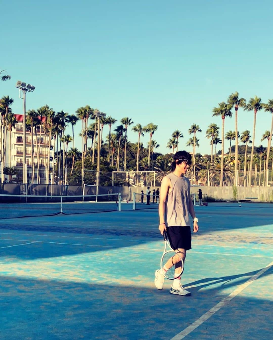 ReNのインスタグラム：「缶詰めweek明け 溶けそうな夏に🎾🔥  ヘトヘトになればなるほど気持ちいんだ〜。    @hiroma_personal_trainer  ありがとう！！」