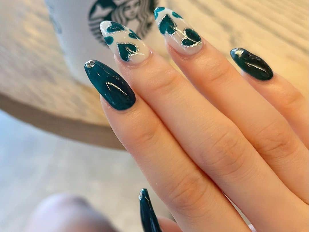 萩田帆風さんのインスタグラム写真 - (萩田帆風Instagram)「. haircolor @kiyosawa_jun 🩷 nail @misamisa124 💚」7月26日 20時51分 - honchandaayo