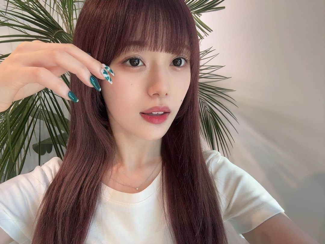 萩田帆風さんのインスタグラム写真 - (萩田帆風Instagram)「. haircolor @kiyosawa_jun 🩷 nail @misamisa124 💚」7月26日 20時51分 - honchandaayo