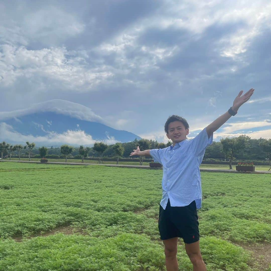 井本佳伸のインスタグラム：「なんでこんな曇ってるん☁️」