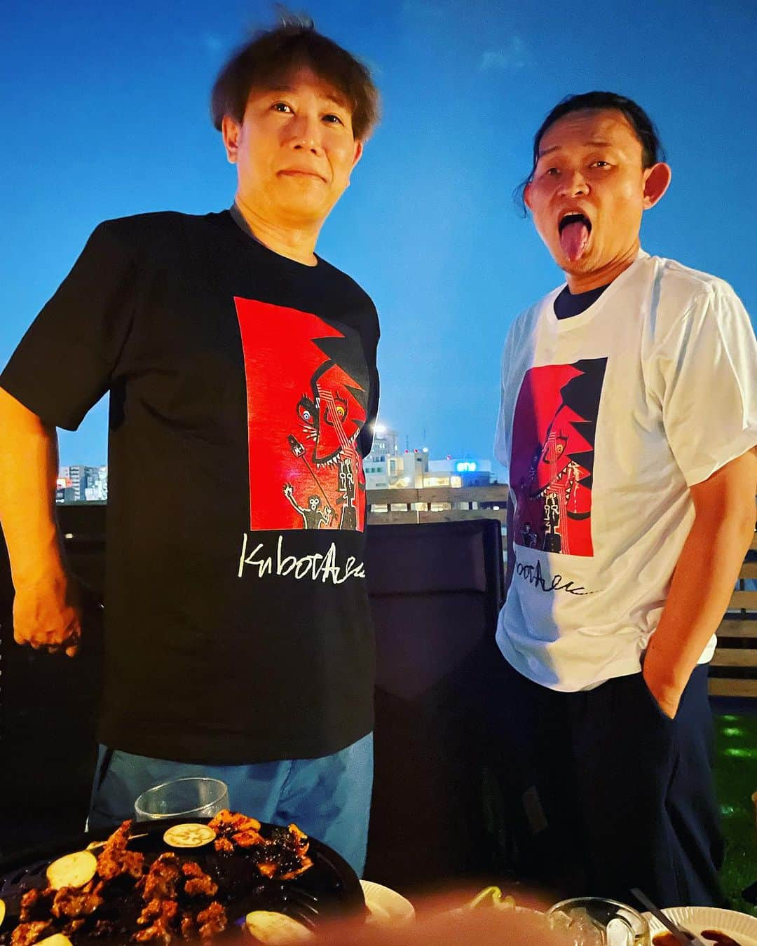 久保田和靖のインスタグラム：「番組スタッフが遊びにきたよ。  Tシャツきてるやん  可愛いな番組よぶわ。  いや、よべや！」