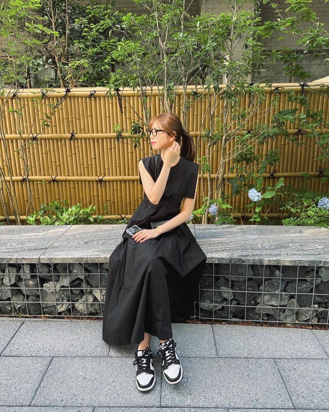 加田穂乃華のインスタグラム：「🤍🖤 毎日暑いね🫠」