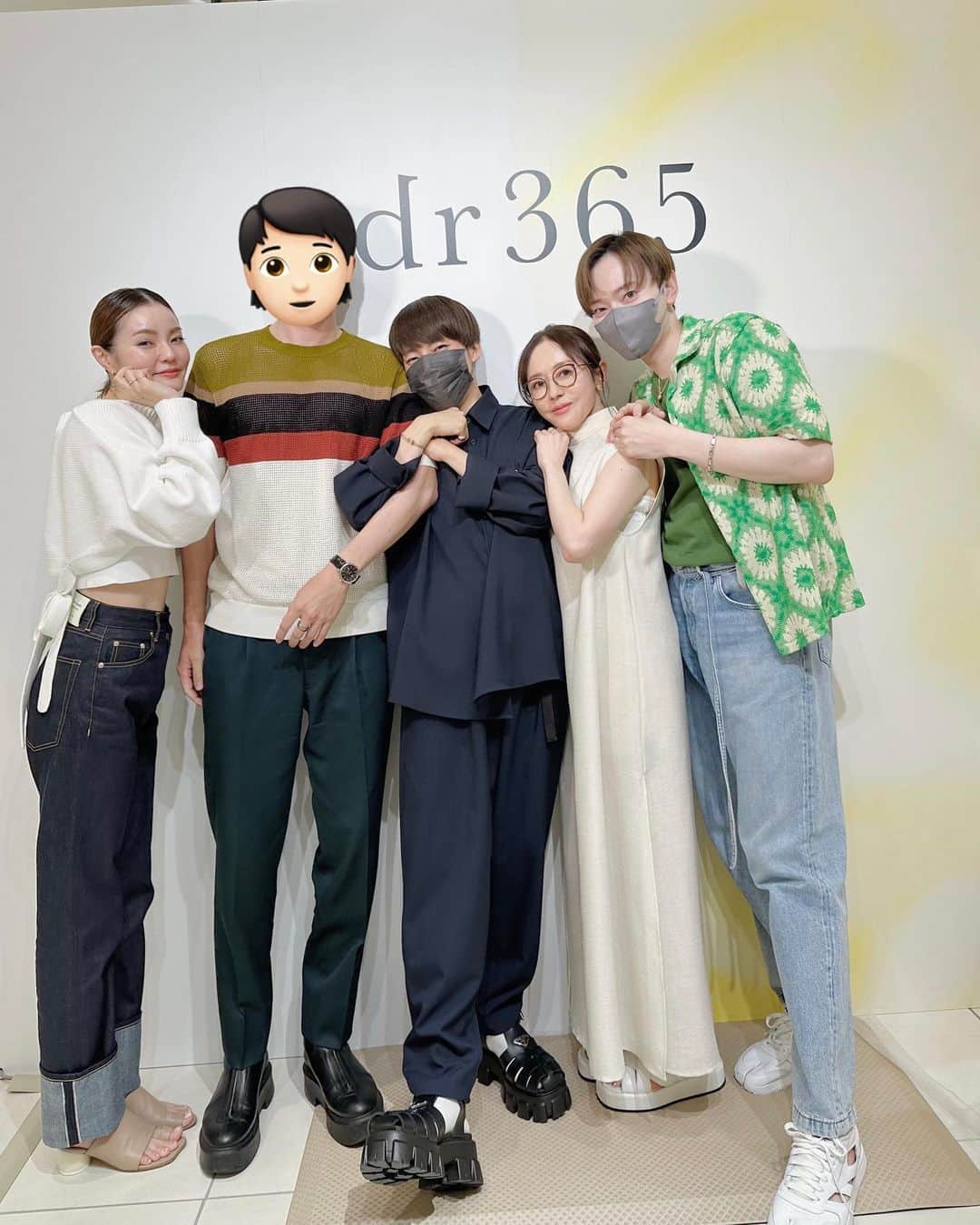 三上大進さんのインスタグラム写真 - (三上大進Instagram)「dr365・関西初となる、 POPUP inあべのハルカス☀️ ⁡ 連日30度超えの暑さのなか、 沢山のエールをいただきながら 先日無事に完走いたしました！ ⁡ お店を持たない私たちにとって、 この1週間は言葉の通り、 掛け替えのない時間です。 ⁡ 来ていただく方お一人おひとりに 感謝の気持ちを伝えながら、 ⁡ 特別な思い出を持って帰っていただける優しい空間にしたいと願い、半年かけて準備をしてきました。 ⁡ 当日までは、ひたすら緊張！ (起こりもしない不運を想像し震え、 スタッフに多大なる迷惑をかける始末🥹) ⁡ それでもストアの扉を開けた先で、 毎日待っていてくださった沢山の笑顔に、 ⁡ 私たちの方が優しさをいただいてばかりの 宝物のような時間でした。 ⁡ 暑いなか足を運んでくださったお客さま、 遠くからパワーを下さった皆さま、 近鉄あべのハルカスの皆さま、 応援に来てくれた最高な仲間たち、 dr365のスタッフたちへ、 ⁡ 伝えきれない感謝の気持ちを この場を借りて伝えさせてください。 ⁡ 本当にありがとうございました！🕊️ ⁡ ⁡ 次お目にかかれる日まで、 みんなどうか元気でいてね🍋  .  #dr365 #あべのハルカス」7月26日 21時06分 - daaai_chan