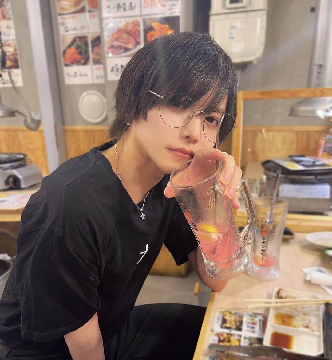 島貫勇士のインスタグラム：「0秒🍋 ・ ・ ・ #ポートレート  #メンズアイドル #アイドル #かわいい #かっこいい #自撮り界隈 #両目界隈 #雰囲気男子 #雰囲気好き #メン地下  #メンズメイク #メンズヘア #あざと男子 #彼氏感 #彼女目線  #l4l #instagood #Instagram #selca #selfie #instalike #follow #followme #japaneseboy #japanboy」