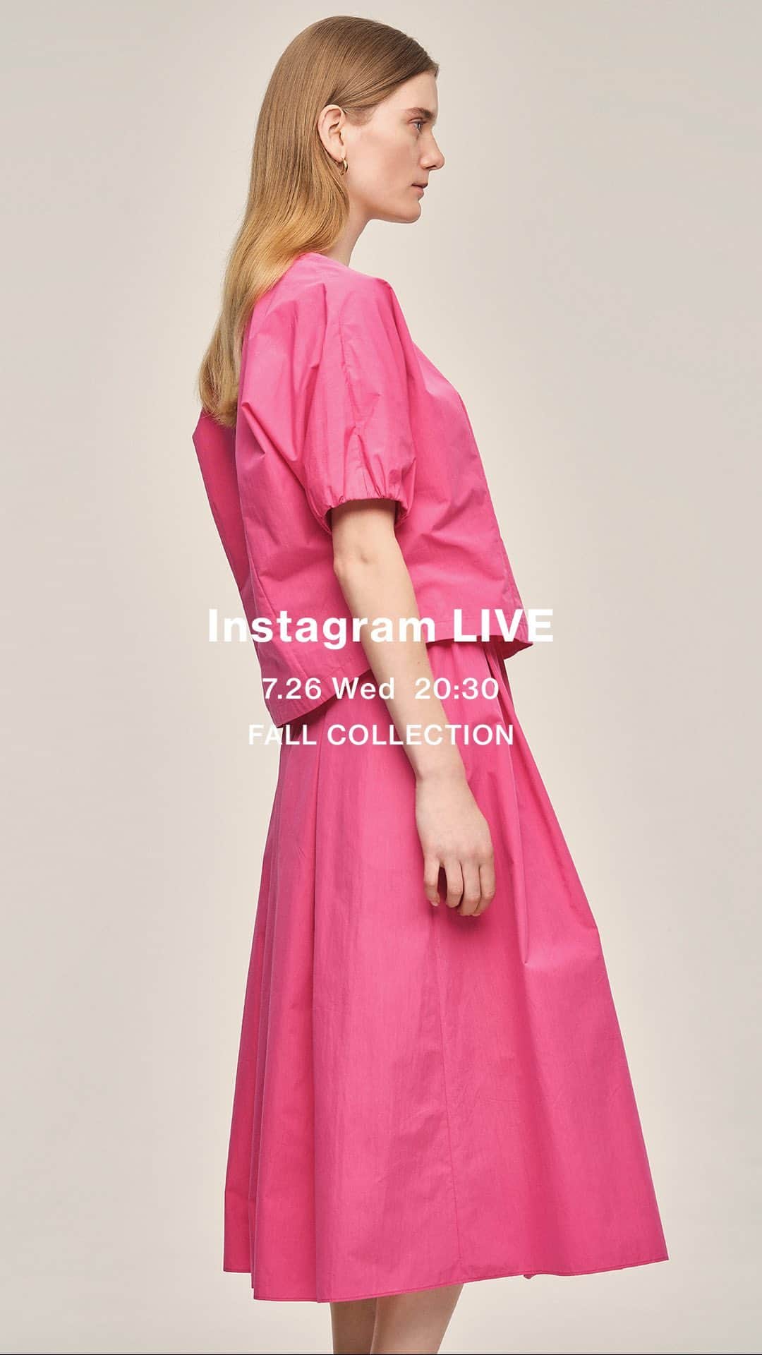Theory luxe official account.のインスタグラム：「［Instagram LIVE］ @ SHOWROOM  スタイリスト 亀恭子さんをお迎えし、近日入荷予定の秋の立ち上がりの新作を中心に、おすすめスタイリングをご紹介致しました。  亀さん 164cm STAFF 森本 162cm，鈴木 164cm  #theoryluxe #セオリーリュクス #ブラウス #スカート #フレアスカート #セットアップ」