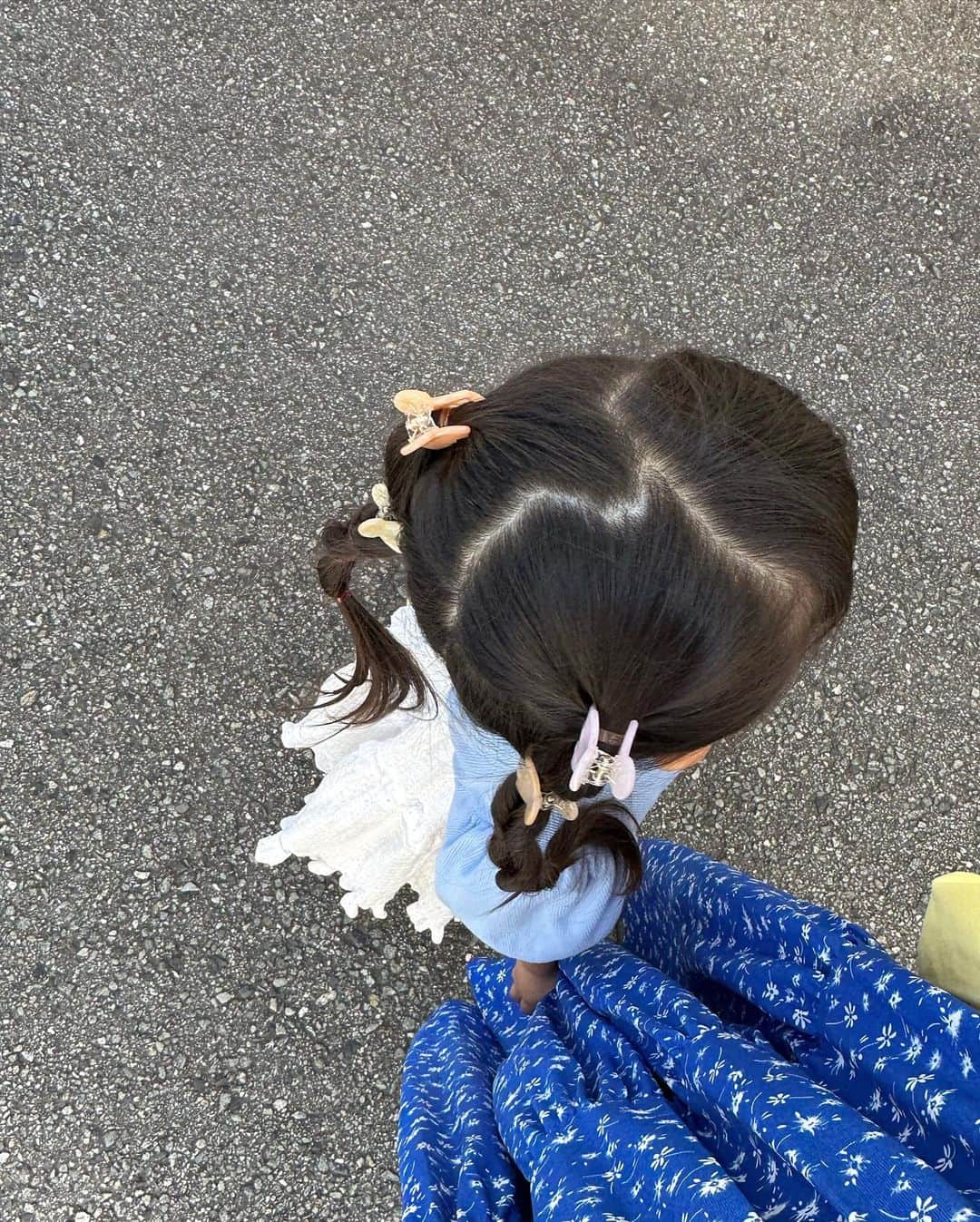 maichan1205さんのインスタグラム写真 - (maichan1205Instagram)「海の日〜🐚  海の日ってブルーのイメージ？と家族みんなで🐋 娘の髪が伸びてアレンジが楽しい🤍」7月26日 21時34分 - maichan1205