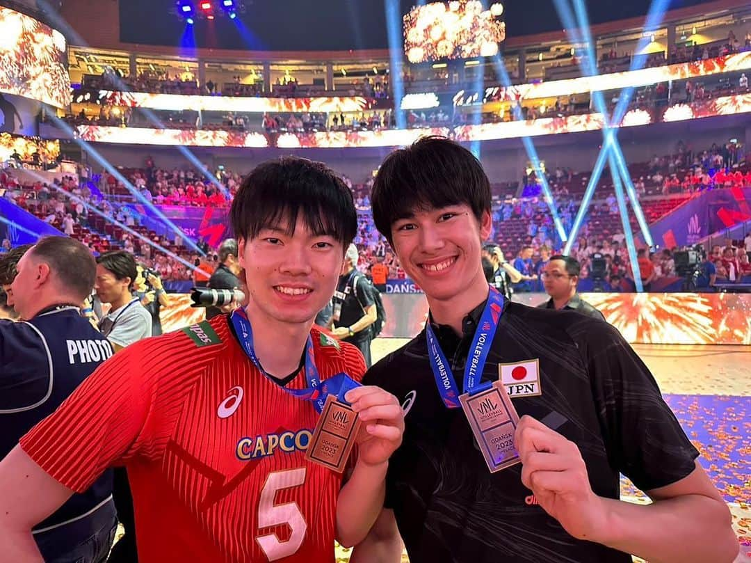 大塚達宣さんのインスタグラム写真 - (大塚達宣Instagram)「Awards ceremony🎖️  #龍神NIPPON #VNL2023」7月26日 21時35分 - tatsutatsu1105