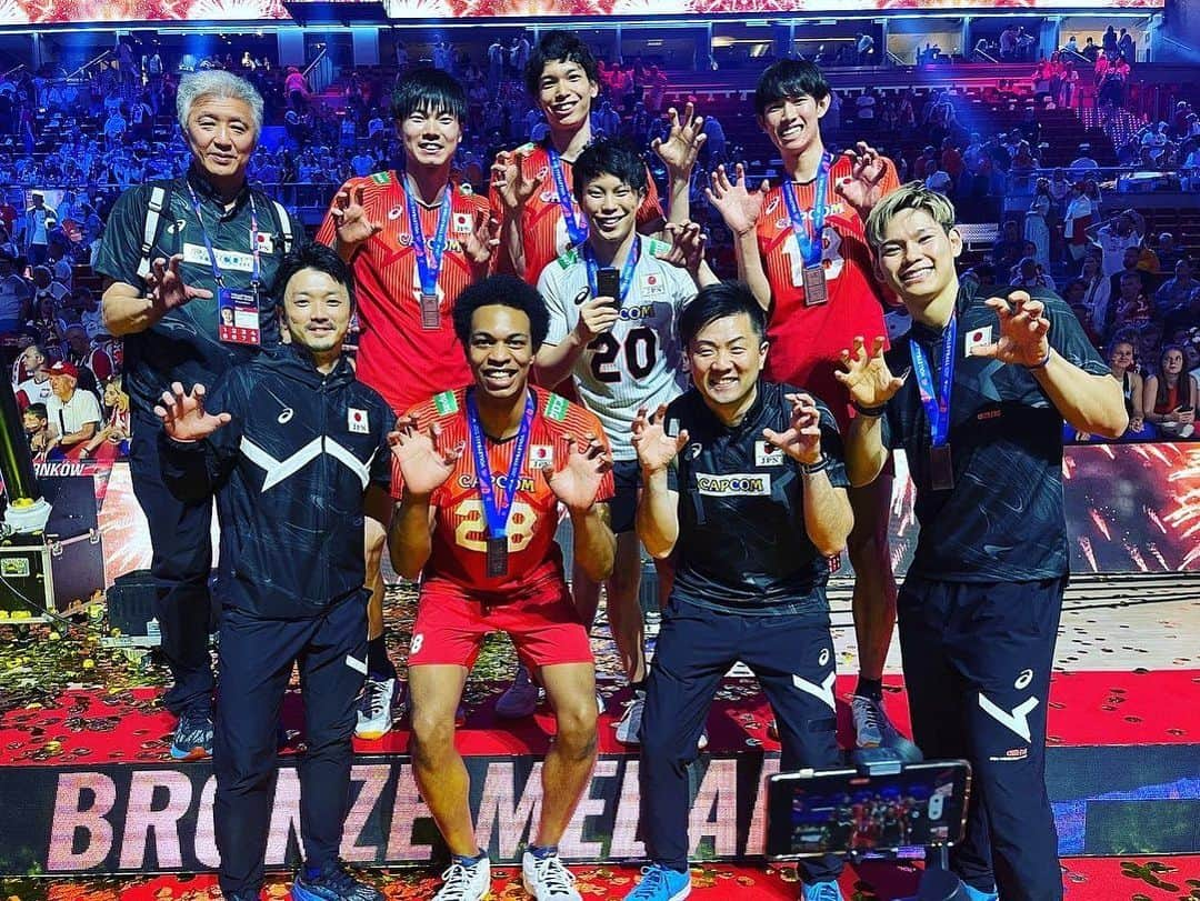 大塚達宣さんのインスタグラム写真 - (大塚達宣Instagram)「Awards ceremony🎖️  #龍神NIPPON #VNL2023」7月26日 21時35分 - tatsutatsu1105