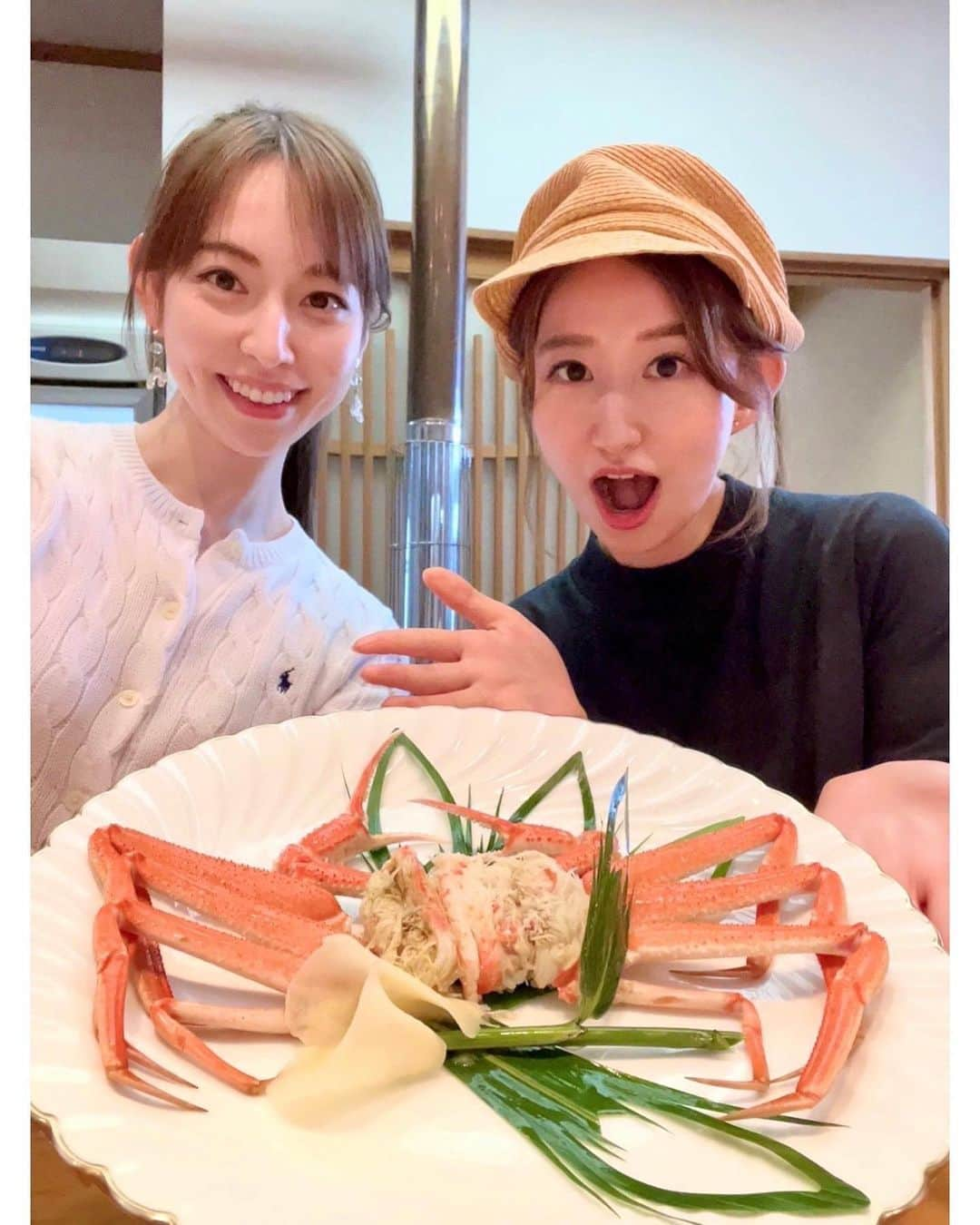 今井麻椰さんのインスタグラム写真 - (今井麻椰Instagram)「森町観光PRの旅〜🦑✨  今年も北海道の相方と共に、森町の魅力をお伝えしてます！！こちらも暑い☀️  お寿司🍣ブルーベリー🫐メロン🍈 なんでもかんでも美味しすぎる。  #北海道 #北海道旅行 #道南 #道南旅行 #森町 #森町グルメ #いかめし阿部商店 #いかめし #寿司 #寿司真岡 #ブルーベリー #メロン #鳥潟農園 #FMノースウェーブ #ノースウェーブ」7月26日 21時36分 - maya_imai_124