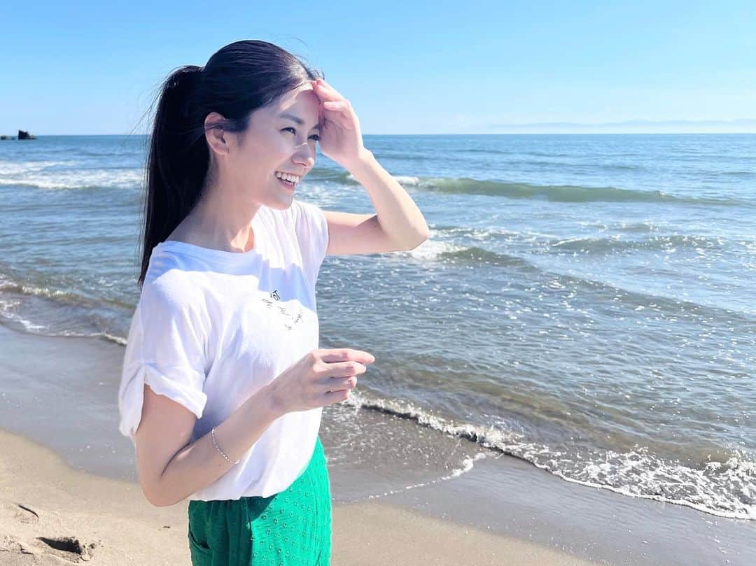 新保里歩のインスタグラム：「🌞🌊  #地元 #📷 #非常に暑かったです #🔥☀️」