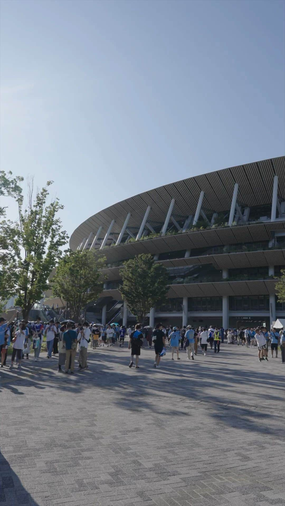 中澤佑二のインスタグラム：「✭2023.7.26.Wednesday✭ ⁡ ⁡ @ManCity’s first game of their Summer Tour presented by @visitabudhabi here in Tokyo was unforgettable! It was great seeing all the fans and interacting with them ⚽️♥︎ ⁡ 東京で行われたアブダビ政府観光局提供の @ManCity’s サマーツアー初戦!!!!! ファンのみんなと交流できて最高に楽しかったです ⚽️♥︎ ⁡ ⁡ #InAbuDhabi #マンチェスターシティ #ボンスタグラム」