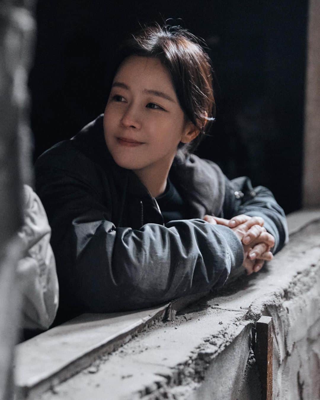 キョン・スジンのインスタグラム：「안녕하세요. 경수진입니다! 드디어 형사록 시즌 2도 마무리 되었네요. 그동안 시청해주셔서 너무 감사드립니다! 사랑합니다❤️ 안녕!! 이성아!! 너 솔직히 너무 멋있었다✨👍🏻」