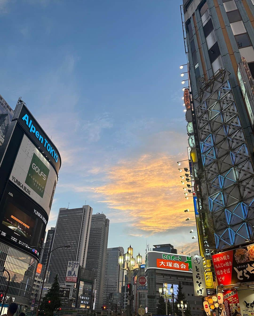 mizukiさんのインスタグラム写真 - (mizukiInstagram)「最近のいろんなご飯、景色🍜🛴 この最近はナンカレーにハマっていました🫶 暑いけどみんなもたくさん食べて熱中症気をつけてください😽あとしっかり水分も。 本当に東京暑い... ㅤㅤㅤㅤㅤㅤㅤㅤㅤㅤㅤㅤㅤ #最近#いろんな思い出」7月26日 22時00分 - mizukidrop