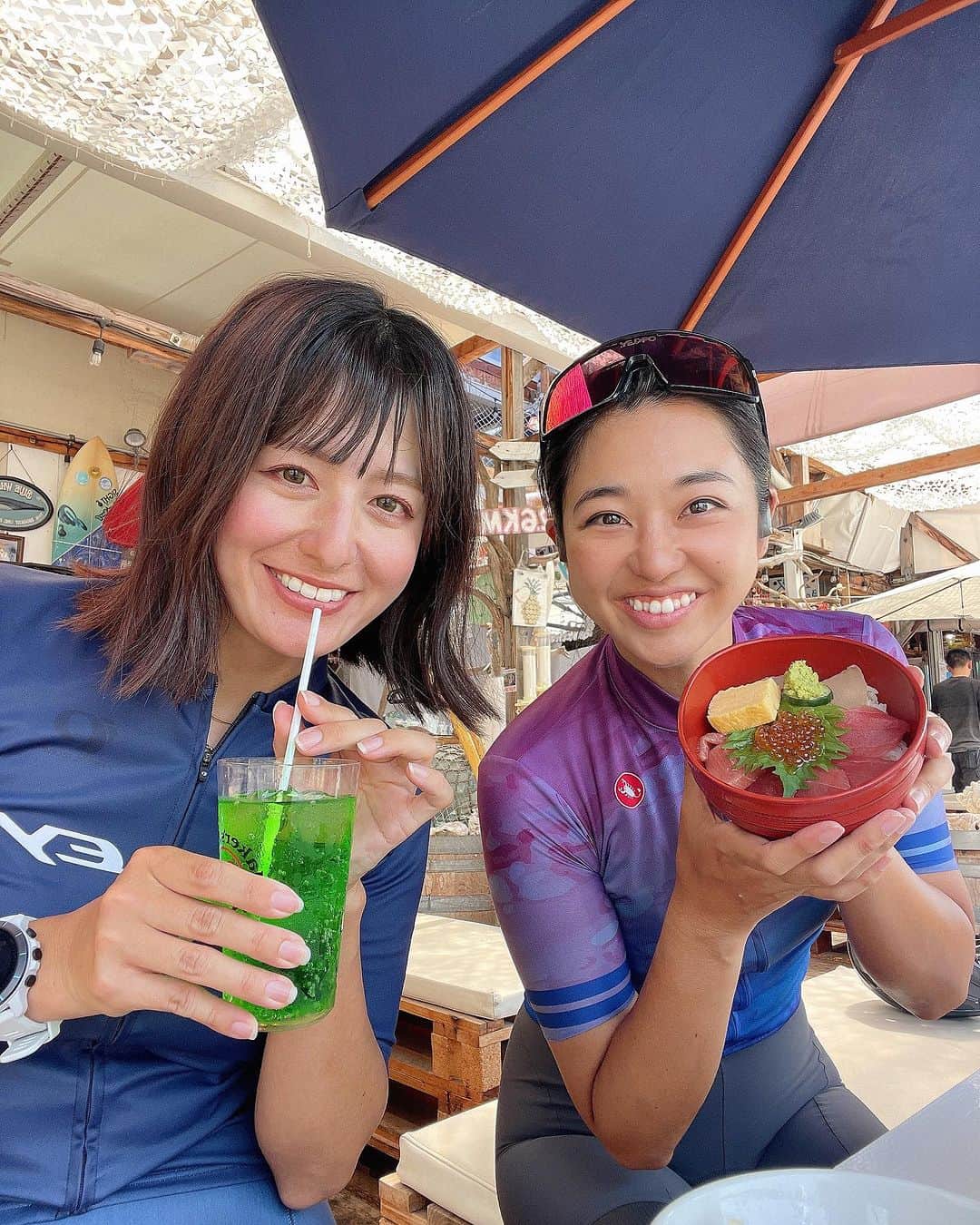 平良エレアさんのインスタグラム写真 - (平良エレアInstagram)「今日は軽く荒川ライドへ🚴‍♀️✨  珍しく @hii_road が荒川に来たから✨ 北上してカフェ行く予定だったけど暑過ぎて予定変更✌️  近くの海鮮屋に行って🐟 美味しい海鮮丼食べてきたー💙  話止まらなくていろいろ話するけど いつも何の話したか忘れる🤪笑  明日もライドだし暑いし🫠 暑さ対策しっかりして夏ライドも楽しむぞー✌️  #ロードバイク女子 #ロードバイク #ロードバイクのある風景 #ロードバイクのある生活 #cycling #자전거 #로드 #cyclistlife #cyclinglife #cyclist #cyclinglifestyle #instacycle #instacycling  #LivCOMMITTED #わたしとLiv」7月26日 22時02分 - erea0301