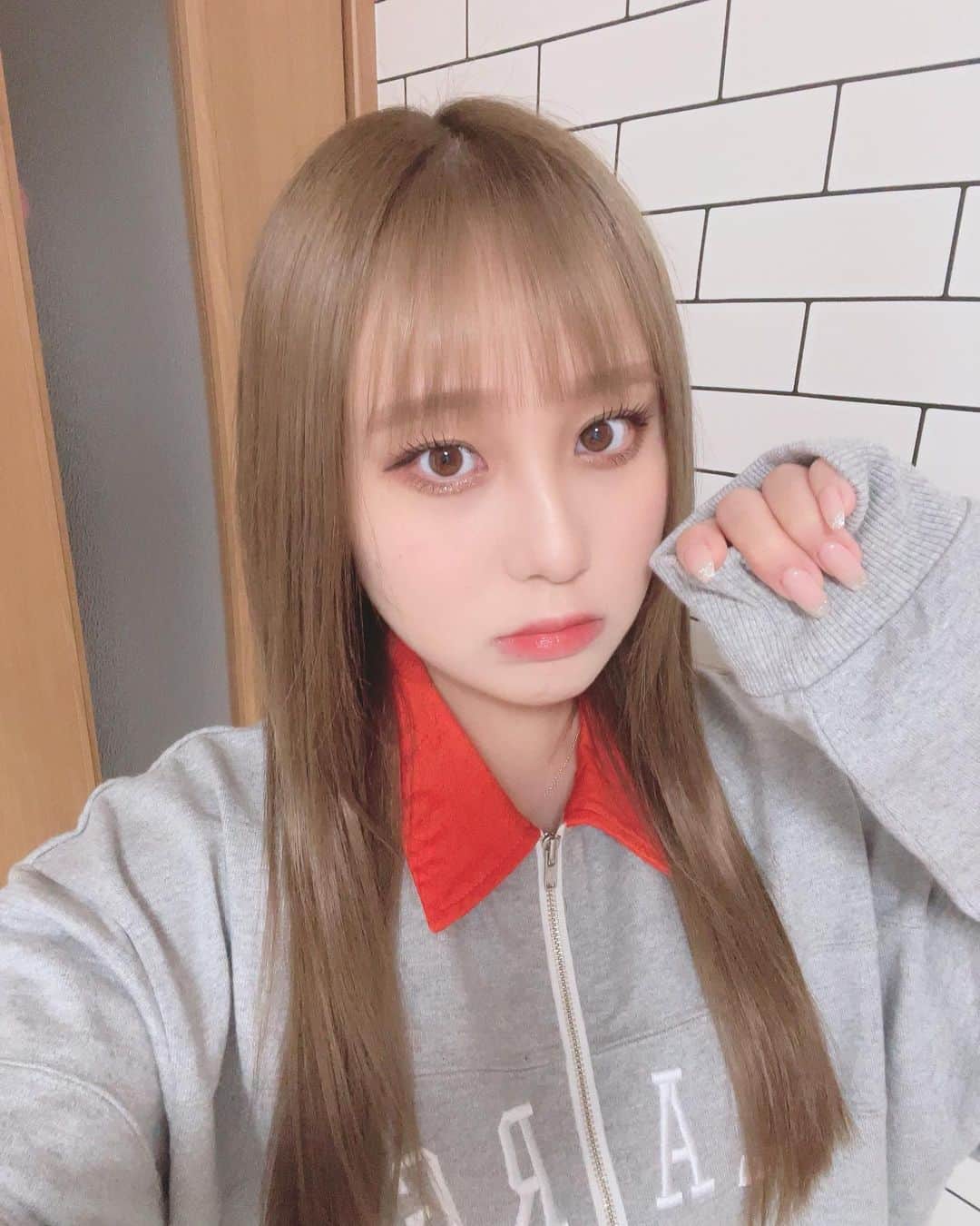 のインスタグラム：「XLARGEの服ちょー可愛い🧡🩶」