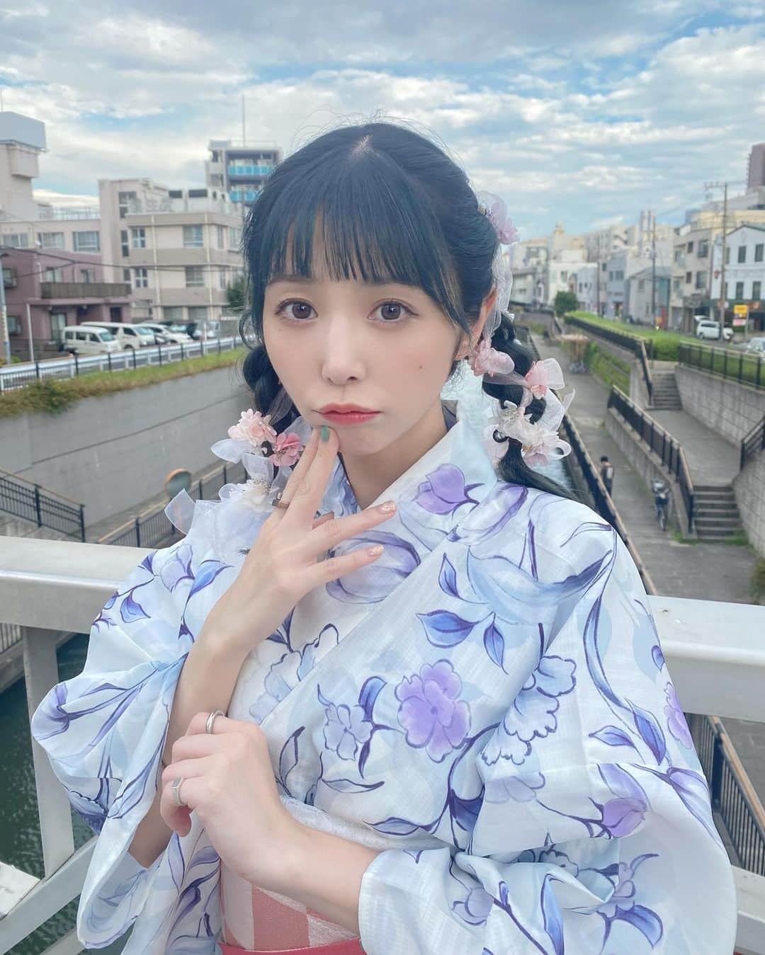 大場はるかのインスタグラム：「空が夏すぎる🌌 浴衣の色合いどー？？？  #浴衣  マツパ👀→ @cereza___8」