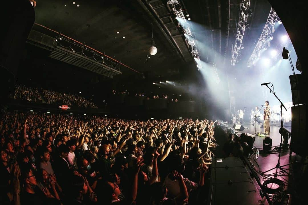 野田洋次郎さんのインスタグラム写真 - (野田洋次郎Instagram)「Malaysia!!🇲🇾 First trip to your Country was incredible!! You guys killed it. Thank you so much for your peaceful love & energy. LOVE LOVE!!  WE WILL MEET AGAIN ❤️‍🔥🌹❤️‍🔥  #radwimpsasiantour2023  #Malaysia #kualalumpur   📷 @takeshiyao」7月26日 22時17分 - yoji_noda