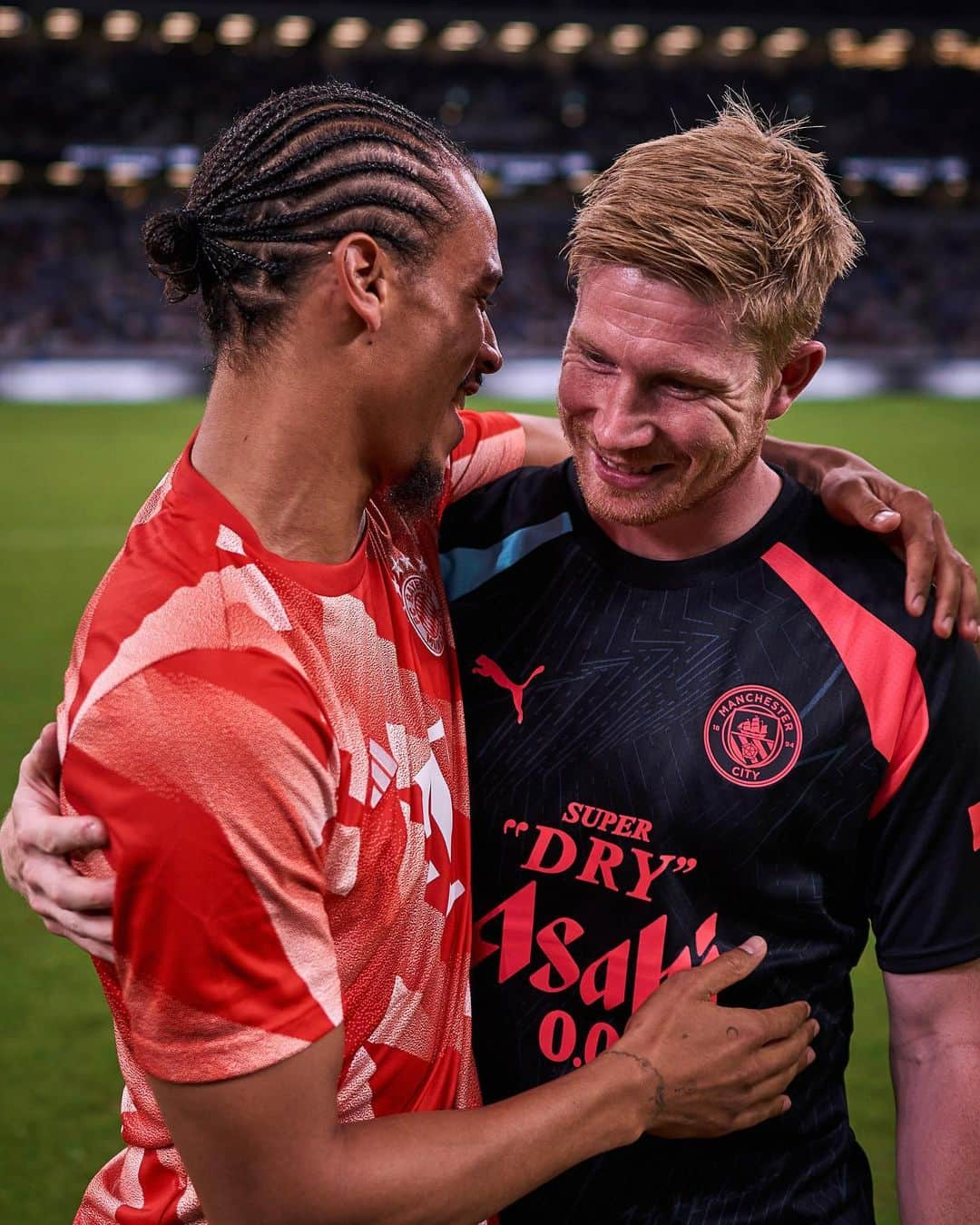 バイエルン・ミュンヘンさんのインスタグラム写真 - (バイエルン・ミュンヘンInstagram)「Some familiar faces 👋 #FCBMCI」7月26日 22時17分 - fcbayern