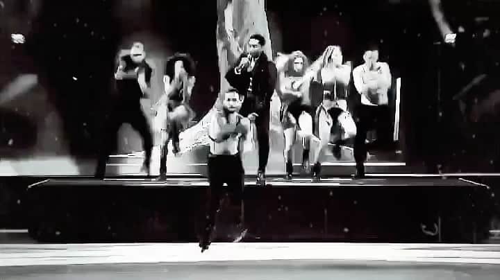 イヴァン・リギーニのインスタグラム：「It was an amazing collaboration with @ohrigines 🔥🔥🔥Thank you Johnny❤️🙏🏼 and thanks to everyone in our cast to make this number very powerful at  @artonicemagic   Broken so broken I be feelin so broken Man I be caught emotions Just know my soul is in motion Tryina carry the weight Hopin I don’t get carried away Look in the sky and hold my gaze Lookin to see these brighter days (aye) The world is in trouble Don’t wanna go through the struggle I’m tryina bring us together Fall in line like a shuffle But I can’t do it alone We gotta change the tone All these broken people Just a puzzle piece so hang on Put the picture together We gotta get through this weather I hear that time heals So this ain’t gone last forever So stand up!  #patinaje #patinage  #patinadores #pattinaggio #patinajeartistico #patinageartistique #pattinaggioartistico #patinajesobrehielo #iceskater #iceskating #iceskate #figureskater #figureskating #фигурноекатание #figureskaters #フィギュアスケート #artonice #ivanrighini #repost #show #live」