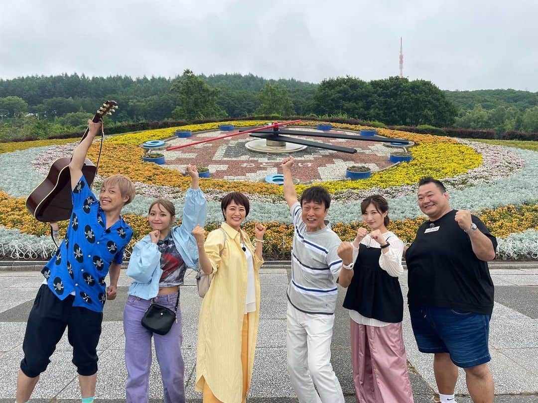 テレビ東京「太川蛭子の旅バラ」さんのインスタグラム写真 - (テレビ東京「太川蛭子の旅バラ」Instagram)「皆様ご視聴ありがとうございました🙇‍♀️  両チームとも様々な困難がありながらもゴールまで辿り着けました👏👏👏  太川さん村井さんの両リーダーお疲れ様でした！ そして、ゲスト出演してくれた、豊ノ島さん、武田梨奈さん、御見送り芸人しんいちさん、ねおさん 本当にありがとうございました😊  次の対決もお楽しみに‼️  皆さん、良い夏休みを(^^)／~~~  お見送り芸人しんいちさんはクズ芸人じゃなかったです‼️  番組を見逃した方、もう一度ご覧になりたい方はTVer、U-NEXTで☺️✌️  さらに、負けたチームがどうしたら勝てたのか⁉️乗り継ぎの攻略法をタビリス🐿が解説してくれるオリジナル動画もTVer、U−NEXTで配信しています！ そちらも併せて是非、ご覧ください🙏  皆さんの感想をお待ちしております🙇  #TVer #U-NEXT #ネットもテレ東 #テレビ東京 #テレ東 #水バラ #バス旅 #ミスターバス旅 #太川陽介 #鬼軍曹 #村井美樹 #武田梨奈 #豊ノ島 #ワカコ酒 #お見送り芸人しんいち #ねお #クズ芸人 #クリエーター #YouTuber #TikTok #北海道 #旭川 #十勝が丘公園」7月26日 22時37分 - tvtokyo_tagaebi